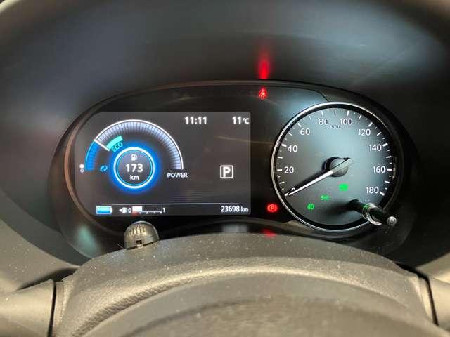 キックス １．２　Ｘ　ツートーン　インテリアエディション　（ｅ－ＰＯＷＥＲ）　ＬＥＤ　アラビュー　プロパイロット　ＥＴＣ　ドラレ　エマージェンシーＢ　アラウンドモニター　Ｒカメラ　ＬＥＤ　ワンオーナ　エアコン　ドラレコ　スマートキー　記録簿　ＥＴＣ　メモリーナビ　ＡＷ　キーレス　ワンセグＴＶ　ナビＴＶ　ＡＢＳ　パワーウィンドウ（4枚目）