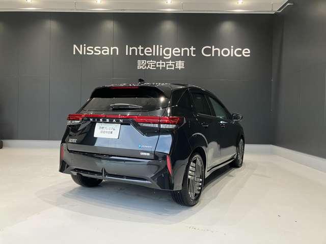 オーラ １．２　Ｇ　レザーエディション　元試乗車　ＬＥＤ　アラビュー　ＥＴＣ　ドラレコ　ワンオーナ　追突防止　本革　車線逸脱警報装置　禁煙車　ＬＥＤ　ドライブレコーダー　記録簿　バックモニター　ＥＴＣ　インテリジェントキー　メモリーナビゲーション　ＡＷ　キーレスエントリー　オートエアコン（2枚目）