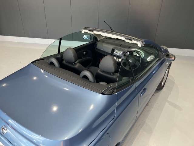 �d�����[�t���J����ƊJ���I�ł��B�t�����g�K���X�̌X�Ίp�x��ς��邱�Ƃɂ���ĕ����������݂ɂ����݌v�ɂȂ��Ă��܂��B