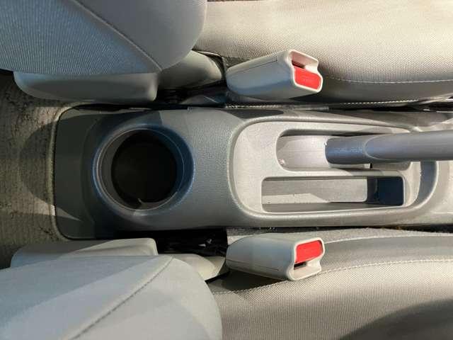 �㕔���Ȃ̕��ɂ��J�b�v�z���_�[�����g�����������܂��B