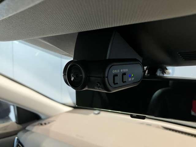 ��������S�^�]�����Ă��Ă��A���̂Ɋ������܂�邱�Ƃ�����܂��B������̎��ɏ؋��Ƃ��Ďg����t�����g�{�Ԏ����h���C�u���R�[�_�[�����Ă܂���