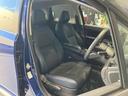 運転席、助手席です。座面も広くゆったりと座れてアームレストも付いているので重宝します。