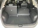 後部座席倒せます。６：４分割で倒すことも可能です。倒すことでゴルフバックなど、長さのある荷物も積み込み可能です。