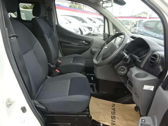 NV200バネットワゴン 1.6 16X-2R メモリーナビ バックモニター ETC2.0 オ 記録簿 助手席エアバック 1オーナー パワーステアリング ETC パワーウィンドウ 運転席エアバッグ ABS エアコン アルミホイール バックビューモニター ナビ&TV レーンアシスト メモリナビ(11枚目)