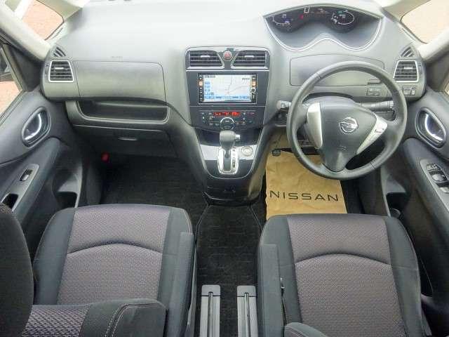 セレナ ２．０　ハイウェイスター　Ｓ－ＨＹＢＲＩＤ　メモリーナビ　バックカメラ　ＥＴＣ　ワンオーナ　アイドリングＳＴＯＰ　スマートエントリー　オートクルーズ　セキュリティ　Ｂカメラ　ＥＴＣ　アルミホイール　メモナビ　ＡＢＳ　ナビＴＶ　キーレス　パワーウィンドウ　助手席エアバック（3枚目）