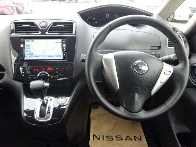 セレナ ２．０　ハイウェイスター　Ｓ－ＨＹＢＲＩＤ　メモリーナビ　バックカメラ　ＥＴＣ　ワンオーナ　アイドリングＳＴＯＰ　スマートエントリー　オートクルーズ　セキュリティ　Ｂカメラ　ＥＴＣ　アルミホイール　メモナビ　ＡＢＳ　ナビＴＶ　キーレス　パワーウィンドウ　助手席エアバック（4枚目）