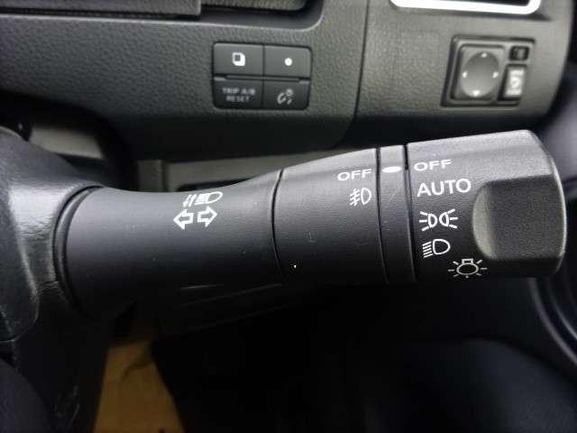 セレナ ２．０　ハイウェイスター　Ｓ－ＨＹＢＲＩＤ　メモリーナビ　バックカメラ　ＥＴＣ　ワンオーナ　アイドリングＳＴＯＰ　スマートエントリー　オートクルーズ　セキュリティ　Ｂカメラ　ＥＴＣ　アルミホイール　メモナビ　ＡＢＳ　ナビＴＶ　キーレス　パワーウィンドウ　助手席エアバック（12枚目）