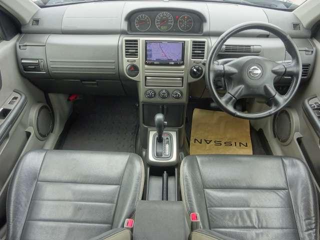 エクストレイル 2.0 X 4WD 社外ナビ バックカメラ ETC パワーウィンド インテリキー パワステ Bカメラ 運転席エアバッグ AUTOエアコン キーレス ETC Wエアバック アルミ ABS メモリーナビ 切替式4WD(3枚目)