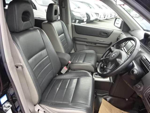 エクストレイル 2.0 X 4WD 社外ナビ バックカメラ ETC パワーウィンド インテリキー パワステ Bカメラ 運転席エアバッグ AUTOエアコン キーレス ETC Wエアバック アルミ ABS メモリーナビ 切替式4WD(5枚目)