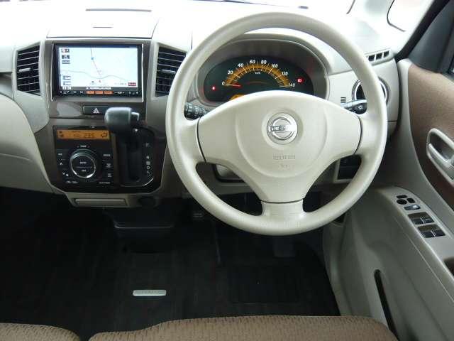 ルークス 660 X アイドリングストップ プッシュエンジンスターター スマートキープッシュスタート バックモニター ナビTV 助手席エアバッグ 運転席エアバッグ パワーウィンドウ ワンセグ フルオートエアコン 片側電動両側スライドドア パワーステアリング キーレス(4枚目)