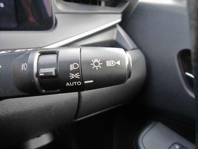 ノート 1.2 X メモリーナビ バックカメラ 前後ドラレコ リアカメラ 衝突被害軽減ブレ-キ ETC付 LEDヘッドライト レーンアシスト インテリジェントキー ワンオーナー ドラレコ 盗難防止システム ワンセグTV TVナビ サイドカーテンエアバック ABS(13枚目)