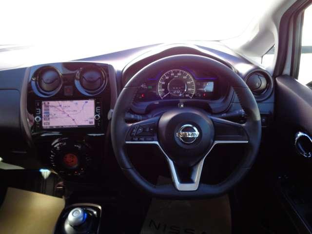 ノート １．２　ｅ－ＰＯＷＥＲ　メダリスト　メモリーナビ　アラウンドビューモニター　被害軽減ブレーキ　ＴＶナビ　ドライブレコーダ　バックモニター　インテリキー　盗難防止装置　ＬＥＤランプ　車線逸脱警報システム　ワンオーナー　キーフリー　ＥＴＣ　オートエアコン　記録簿　パワーウインドウ（4枚目）