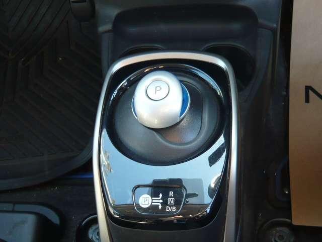 ノート １．２　ｅ－ＰＯＷＥＲ　Ｘ　当社下取りワンオーナー車　運転席助手席エアバック　レーンキープ　ＡＵＴＯエアコン　１オーナー　盗難防止システム　ＡＷ　運転席エアバッグ　キーレスエントリー　ＥＴＣ車載器　パワーウィンドウ　パワステ　ＡＢＳ　スマキ－（7枚目）