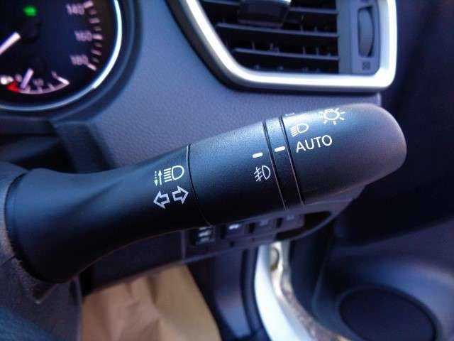 エクストレイル ２．０　モード・プレミア　ハイブリッド　エマージェンシーブレーキパッケージ　４ＷＤ　アラウンドビュー　ルーフレール　ＥＴＣ　ワンオ－ナ－車　ナビＴＶ　レーンキープ　オートクルーズコントロール　バックモニター　ＬＥＤヘッドランプ　ＥＴＣ　ＡＷ　インテリジェントキー　４ＷＤ　アラウンドビューモニタ　エマブレ（11枚目）