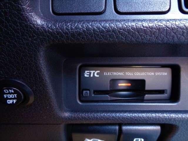 エクストレイル ２．０　モード・プレミア　ハイブリッド　エマージェンシーブレーキパッケージ　４ＷＤ　アラウンドビュー　ルーフレール　ＥＴＣ　ワンオ－ナ－車　ナビＴＶ　レーンキープ　オートクルーズコントロール　バックモニター　ＬＥＤヘッドランプ　ＥＴＣ　ＡＷ　インテリジェントキー　４ＷＤ　アラウンドビューモニタ　エマブレ（15枚目）