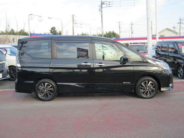 セレナ １．２　ｅ－ＰＯＷＥＲ　ハイウェイスター　Ｖ　アーバンクロム　メモリーナビ　アラウンドビュー　ＥＴＣ　インテリジェントエマージェンシーブレーキ　全周囲カメラ　ＬＥＤヘッド　アダプティブクルーズ　ＥＴＣ　両側自動ドア　レーンアシスト　ドラレコ　ワンオーナー　インテリキー　バックカメラ　ＡＢＳ（24枚目）