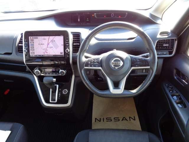 セレナ ２．０　ハイウェイスター　Ｖセレクション　両側ハンズフリーオートスライドドア装備　全周カメラ　Ｉ－ＳＴＯＰ　サイドカメラ　両側ＡＳＤ　Ａクルーズ　ワンオ－ナ－車　車線逸脱　ＬＥＤヘッドライト　バックカメラ　ＥＴＣ　ＴＶナビ　ドライブレコーダー　キーレス　オートエアコン　メモリーナビ（4枚目）