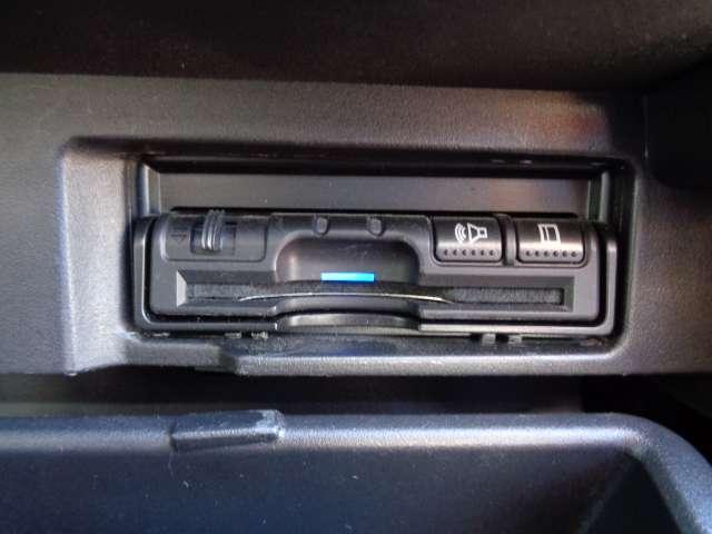 セレナ ２．０　ハイウェイスター　Ｖセレクション　両側ハンズフリーオートスライドドア装備　全周カメラ　Ｉ－ＳＴＯＰ　サイドカメラ　両側ＡＳＤ　Ａクルーズ　ワンオ－ナ－車　車線逸脱　ＬＥＤヘッドライト　バックカメラ　ＥＴＣ　ＴＶナビ　ドライブレコーダー　キーレス　オートエアコン　メモリーナビ（10枚目）