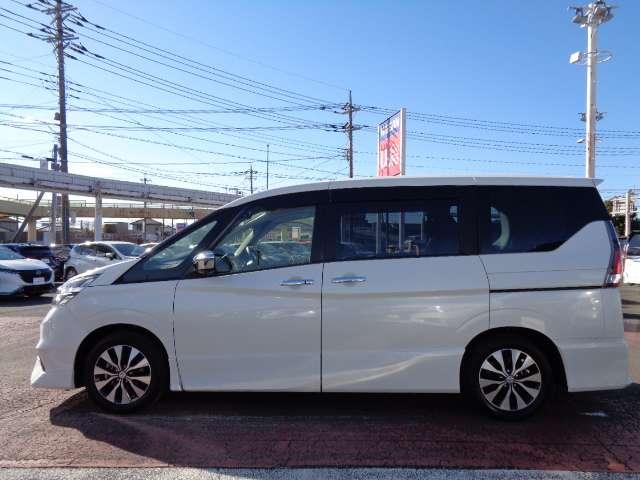 セレナ ２．０　ハイウェイスター　Ｖセレクション　両側ハンズフリーオートスライドドア装備　全周カメラ　Ｉ－ＳＴＯＰ　サイドカメラ　両側ＡＳＤ　Ａクルーズ　ワンオ－ナ－車　車線逸脱　ＬＥＤヘッドライト　バックカメラ　ＥＴＣ　ＴＶナビ　ドライブレコーダー　キーレス　オートエアコン　メモリーナビ（18枚目）