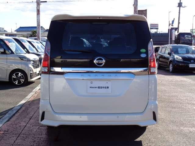 セレナ ２．０　ハイウェイスター　Ｖセレクション　両側ハンズフリーオートスライドドア装備　全周カメラ　Ｉ－ＳＴＯＰ　サイドカメラ　両側ＡＳＤ　Ａクルーズ　ワンオ－ナ－車　車線逸脱　ＬＥＤヘッドライト　バックカメラ　ＥＴＣ　ＴＶナビ　ドライブレコーダー　キーレス　オートエアコン　メモリーナビ（20枚目）