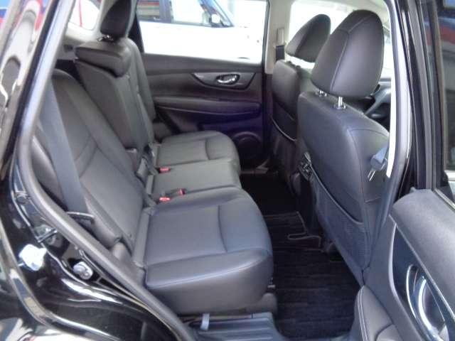 エクストレイル 2.0 20Xtt エマージェンシーブレーキパッケージ 3列車 4WD メーカーナビ AVM エマブレ ドラレコ エマージェンシーB アイストップ 切替式4WD ドライブレコーダー ナビTV スマートキー LED バックカメラ キーフリー メモリーナビ エアバッグ オートエアコン アルミホイール 記録簿 クルコン(15枚目)