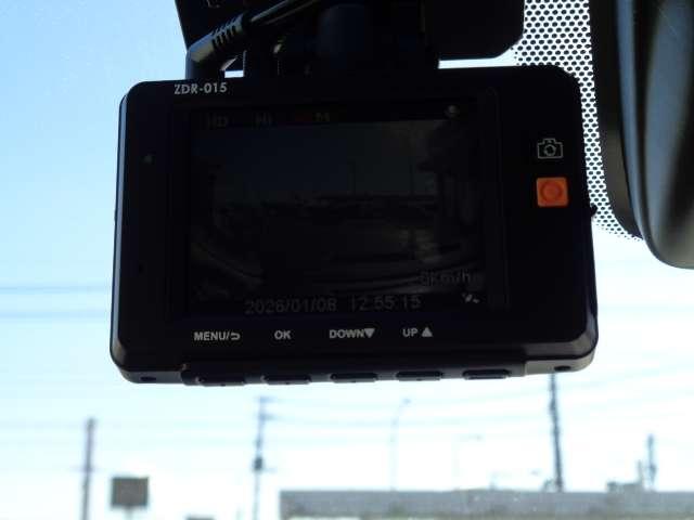 ノート １．２　ｅ－ＰＯＷＥＲ　Ｘ　メモリーナビ　アラウンドビューモニター　３６０°カメラ　記録簿付　Ｒカメラ　運転席助手席エアバック　レーンキープ　ＡＵＴＯエアコン　１オーナー　盗難防止システム　ナビＴＶ　サイドカメラ　運転席エアバッグ　キーレスエントリー　ドラレコ　ＡＢＳ（10枚目）