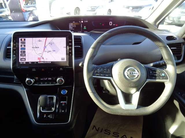 セレナ 1.2 e-POWER ハイウェイスター V アーバンクロム プロパイロット 後席モニタ 前後ドラレコ インテリジェントエマージェンシーブレーキ 全周囲カメラ LEDヘッド アダプティブクルーズ ETC 両側自動ドア レーンアシスト ドラレコ ワンオーナー インテリキー バックカメラ ABS(3枚目)