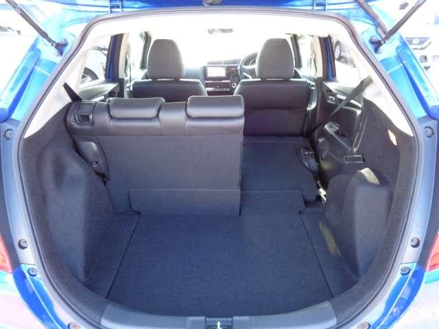 フィット １．５　１５ＸＬ　メモリーナビ　バックモニター　ドライブレコーダー　ＬＥＤヘッド　１セグＴＶ　オートエアコン　リヤカメラ　クルーズコントロール　ＡＢＳ　スマートキー　ＥＴＣ　メモリーナビ　ナビＴＶ　衝突被害軽減装置（19枚目）