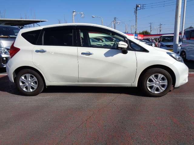 ノート １．２　メダリスト　メモリーナビ　アラウンドビューモニター　アラウンドビュモニター　イモビライザー　Ａストップ　インテリキー　オートエアコン　左右エアバック　バックビューモニター　メモリーナビ　ドラレコ　ＥＴＣ　車線逸脱防止　１オーナー　ナビＴＶ　パワステ（20枚目）