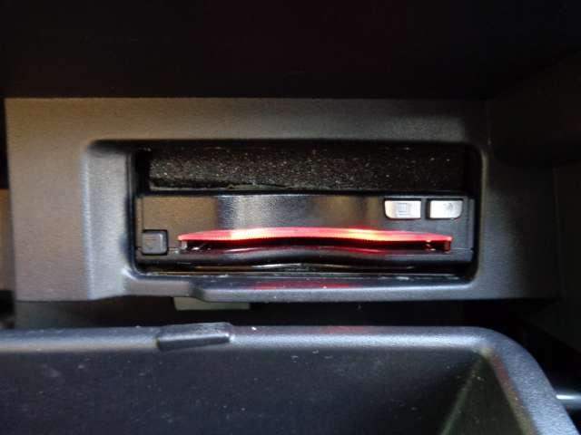 セレナ ２．０　ハイウェイスター　Ｖ　４ＷＤ　プロパイロット装備当社下取りワンオーナー　地デジ　カーテンエアバック　両側パワ－スライドドア　ＬＤＰ　ワンオナ　衝突被害軽減装置　追従クルーズ　ＬＥＤライト　フルオートエアコン　バックモニター　ＥＴＣ（10枚目）