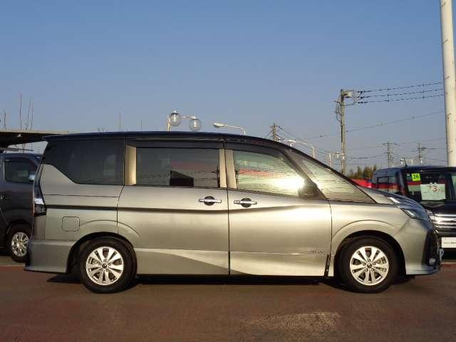 セレナ ２．０　ハイウェイスター　Ｖ　４ＷＤ　プロパイロット装備当社下取りワンオーナー　地デジ　カーテンエアバック　両側パワ－スライドドア　ＬＤＰ　ワンオナ　衝突被害軽減装置　追従クルーズ　ＬＥＤライト　フルオートエアコン　バックモニター　ＥＴＣ（20枚目）