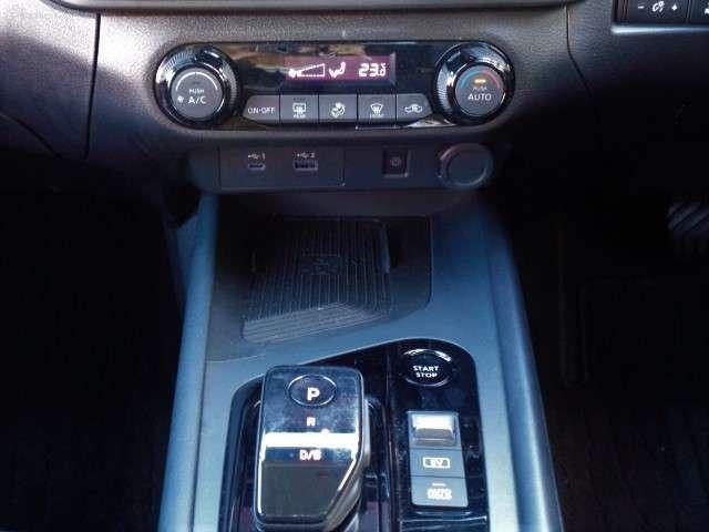 ノート １．２　Ｘ　社用車ＵＰ　コネクトナビ　プロパイロット　インテリジェントクルーズ　助手席エアバック　ＰＳ　ＰＷ　盗難防止　キーフリーシステム　ナビ付　【ＬＥＤヘッドライト】　ＡＡＣ　記録簿付き　ワンオ－ナ－車　禁煙（9枚目）