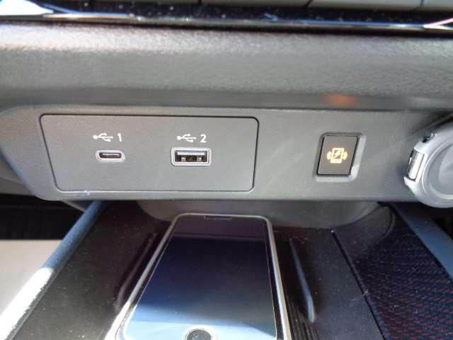 オーラ １．２　ＮＩＳＭＯ　チューンド　ｅ－ＰＯＷＥＲ　４ＷＤ　ＢＯＳＥサウンドシステム装備当社社有車ＵＰ車両　フルセグ　４ＷＤ　ＬＥＤヘッド　オートハイビーム　車線逸脱警報　ＥＴＣ　キーレス　インテリキー　アルミ　ナビＴＶ　メモリーナビ　アラウンドビュ－モニタ－（9枚目）