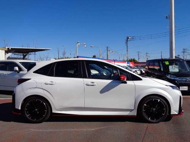 オーラ １．２　ＮＩＳＭＯ　チューンド　ｅ－ＰＯＷＥＲ　４ＷＤ　ＢＯＳＥサウンドシステム装備当社社有車ＵＰ車両　フルセグ　４ＷＤ　ＬＥＤヘッド　オートハイビーム　車線逸脱警報　ＥＴＣ　キーレス　インテリキー　アルミ　ナビＴＶ　メモリーナビ　アラウンドビュ－モニタ－（22枚目）