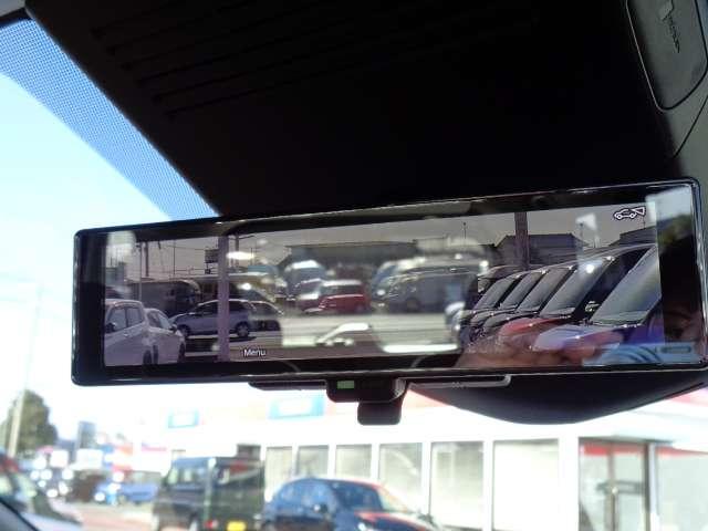 ���Y�̃X�}�[�g�E���[���~���[�͓������j�^�[�Ō���̏󋵂��N���A�ȉ摜�Ŋm�F�ł��A�ʏ�̃��[���~���[�ɐ؂�ւ��Č�Ȃ̗l�q���m�F���邱�Ƃ��ł��܂�