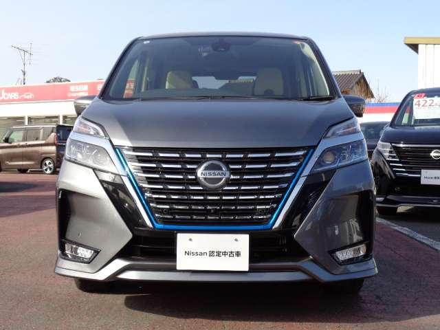 セレナ １．２　ｅ－ＰＯＷＥＲ　ハイウェイスター　Ｖ　プロパイロット装備当社下取りワンオーナー　スマートキープッシュスタート　左右パワースライドドア　エマージェンシーＢ　助手席エアバッグ　ＡＷ　ワンオーナー車　３列シート　ＥＴＣ車載器　ＬＫＡ　メモリナビ（16枚目）