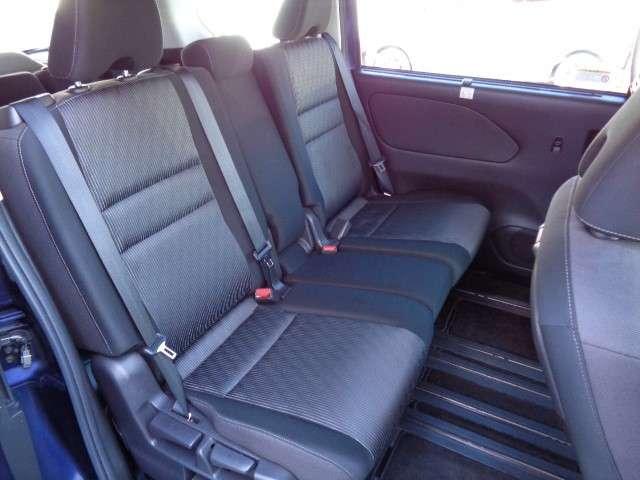 セレナ ２．０　ハイウェイスター　Ｖ　プロパイロット　後席モニター　ドラレコ　地デジ　三列シート　ＬＥＤランプ　ハイビームアシスト　ワンオーナー車　レーダークルコン　ＬＫＡ　盗難防止装置　サイドエアバッグ　パワーウインドウ　ＥＴＣ　アルミ（6枚目）