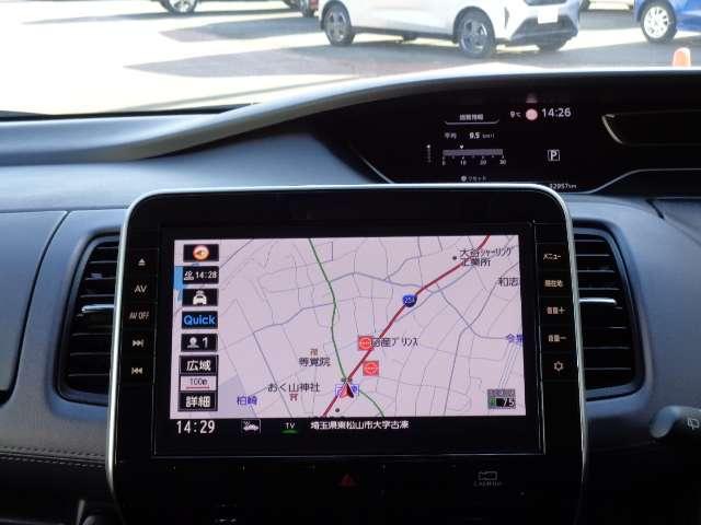 セレナ ２．０　ハイウェイスター　Ｖ　プロパイロット　後席モニター　ドラレコ　地デジ　三列シート　ＬＥＤランプ　ハイビームアシスト　ワンオーナー車　レーダークルコン　ＬＫＡ　盗難防止装置　サイドエアバッグ　パワーウインドウ　ＥＴＣ　アルミ（8枚目）