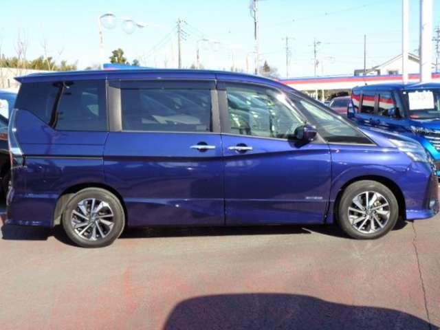 セレナ ２．０　ハイウェイスター　Ｖ　プロパイロット　後席モニター　ドラレコ　地デジ　三列シート　ＬＥＤランプ　ハイビームアシスト　ワンオーナー車　レーダークルコン　ＬＫＡ　盗難防止装置　サイドエアバッグ　パワーウインドウ　ＥＴＣ　アルミ（24枚目）