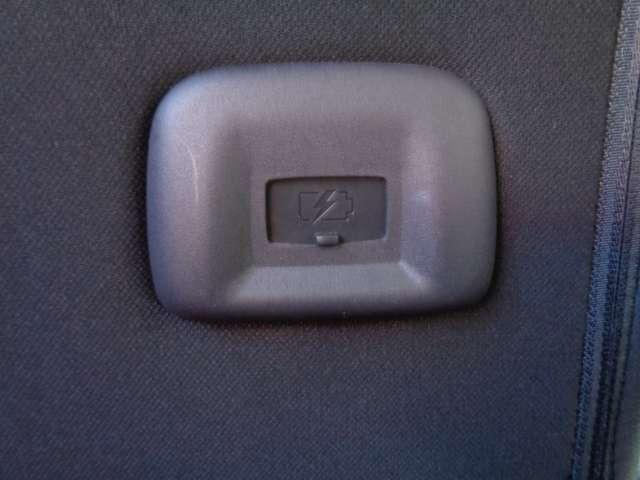 セレナ ２．０　ハイウェイスター　Ｖ　プロパイロット　後席モニター　ドラレコ　地デジ　三列シート　ＬＥＤランプ　ハイビームアシスト　ワンオーナー車　レーダークルコン　ＬＫＡ　盗難防止装置　サイドエアバッグ　パワーウインドウ　ＥＴＣ　アルミ（27枚目）