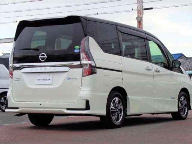 セレナ １．２　ｅ－ＰＯＷＥＲ　ハイウェイスター　Ｖ　後席モニター　プロパイロット　ドラレコ　スマートキープッシュスタート　左右パワースライドドア　エマージェンシーＢ　助手席エアバッグ　ＡＷ　ワンオーナー車　３列シート　ＥＴＣ車載器　ウォークスルー（2枚目）