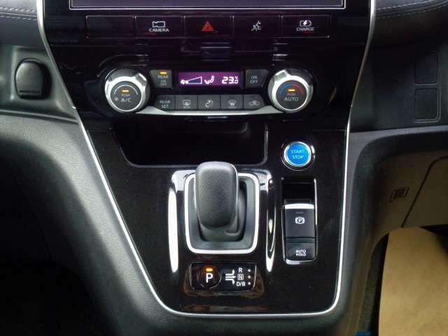 セレナ １．２　ｅ－ＰＯＷＥＲ　ハイウェイスター　Ｖ　後席モニター　プロパイロット　ドラレコ　スマートキープッシュスタート　左右パワースライドドア　エマージェンシーＢ　助手席エアバッグ　ＡＷ　ワンオーナー車　３列シート　ＥＴＣ車載器　ウォークスルー（10枚目）