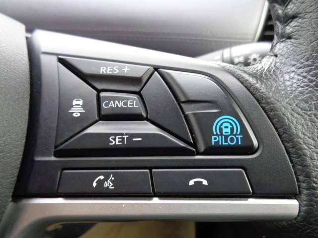 セレナ １．２　ｅ－ＰＯＷＥＲ　ハイウェイスター　Ｖ　後席モニター　プロパイロット　ドラレコ　スマートキープッシュスタート　左右パワースライドドア　エマージェンシーＢ　助手席エアバッグ　ＡＷ　ワンオーナー車　３列シート　ＥＴＣ車載器　ウォークスルー（12枚目）