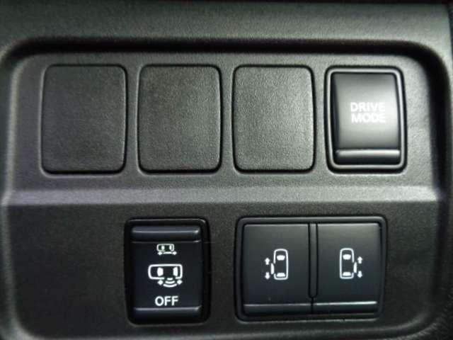 セレナ １．２　ｅ－ＰＯＷＥＲ　ハイウェイスター　Ｖ　後席モニター　プロパイロット　ドラレコ　スマートキープッシュスタート　左右パワースライドドア　エマージェンシーＢ　助手席エアバッグ　ＡＷ　ワンオーナー車　３列シート　ＥＴＣ車載器　ウォークスルー（13枚目）