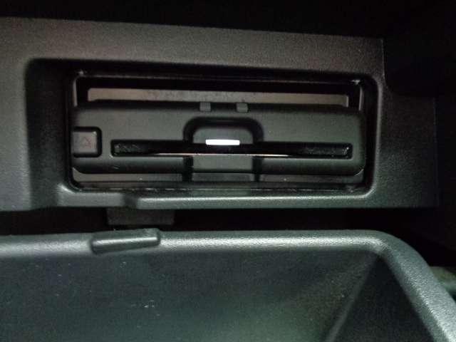 セレナ １．２　ｅ－ＰＯＷＥＲ　ハイウェイスター　Ｖ　後席モニター　プロパイロット　ドラレコ　スマートキープッシュスタート　左右パワースライドドア　エマージェンシーＢ　助手席エアバッグ　ＡＷ　ワンオーナー車　３列シート　ＥＴＣ車載器　ウォークスルー（14枚目）