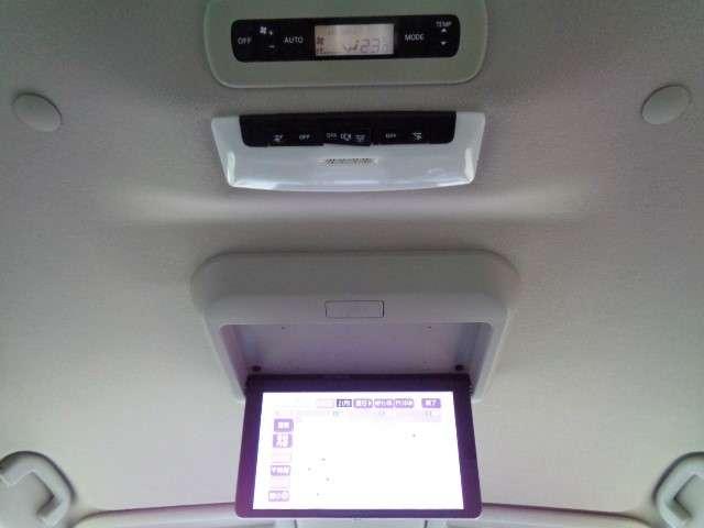 セレナ １．２　ｅ－ＰＯＷＥＲ　ハイウェイスター　Ｖ　後席モニター　プロパイロット　ドラレコ　スマートキープッシュスタート　左右パワースライドドア　エマージェンシーＢ　助手席エアバッグ　ＡＷ　ワンオーナー車　３列シート　ＥＴＣ車載器　ウォークスルー（15枚目）