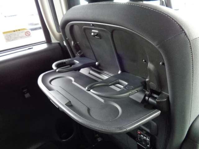 セレナ １．２　ｅ－ＰＯＷＥＲ　ハイウェイスター　Ｖ　後席モニター　プロパイロット　ドラレコ　スマートキープッシュスタート　左右パワースライドドア　エマージェンシーＢ　助手席エアバッグ　ＡＷ　ワンオーナー車　３列シート　ＥＴＣ車載器　ウォークスルー（27枚目）