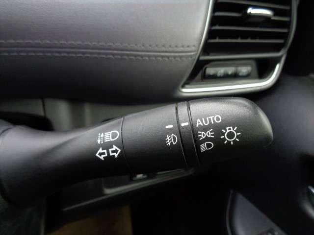 セレナ １．２　ｅ－ＰＯＷＥＲ　ハイウェイスター　Ｖ　後席モニター　プロパイロット　ドラレコ　スマートキープッシュスタート　左右パワースライドドア　エマージェンシーＢ　助手席エアバッグ　ＡＷ　ワンオーナー車　３列シート　ＥＴＣ車載器　ウォークスルー（31枚目）