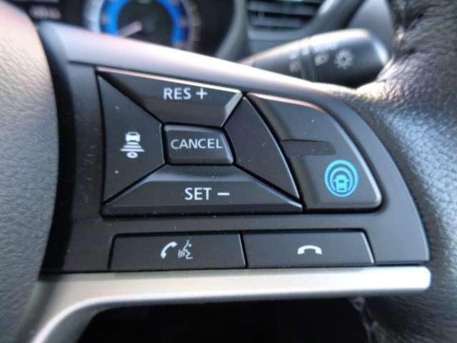 �v���p�C���b�g�����A�����Ԃ̍��������̉^�]���T�|�[�g���Ă���܂��B