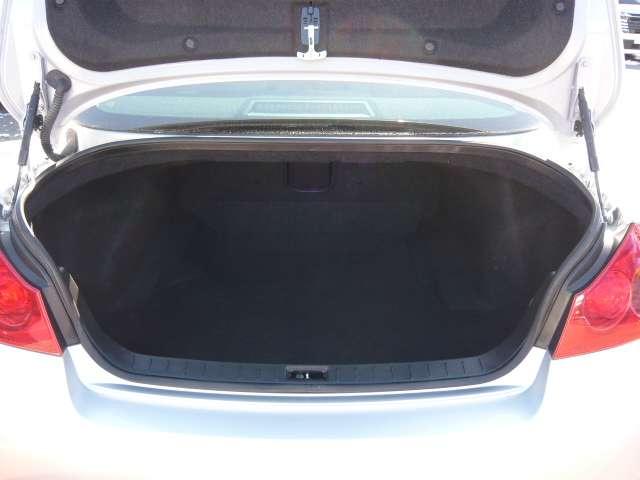 スカイライン ２．５　２５０ＧＴ　前席パワー装備当社下取りワンオーナー車　セキュリティー　スマートキ　バックビューカメラ　ワンオーナー　ナビ＆ＴＶ　パワーウインドウ　オートエアコン　サイドカメラ　ＥＴＣ　ドライブレコーダー　エアバッグ（22枚目）